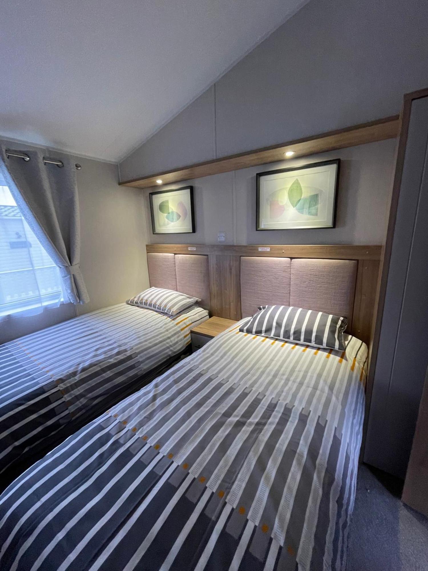 2-6 Guests Holiday Chalet In Durdle Door 西拉尔沃思 外观 照片
